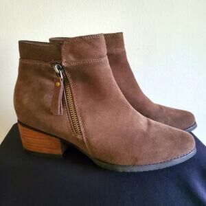 BLONDO Woman's brown suede ankle boots Waterproof size 7